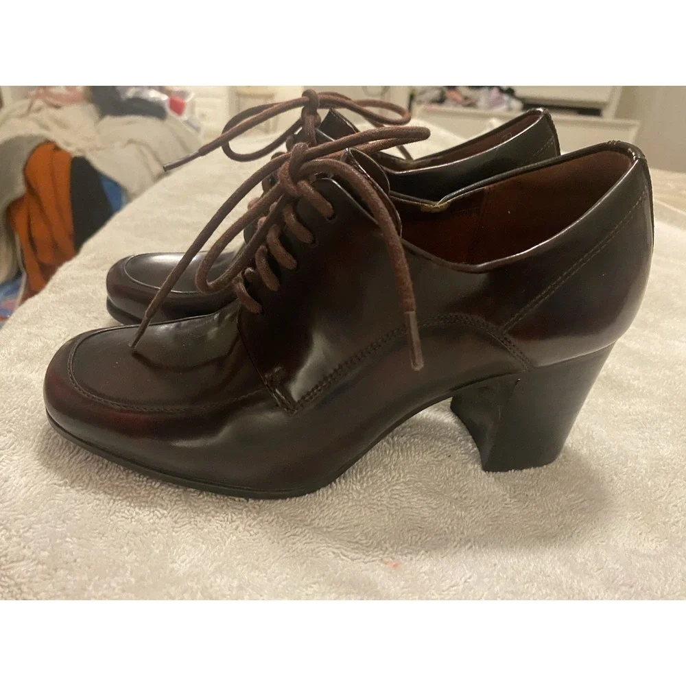 Clarks Tarah Victoria Burgundy Black Heels sz 6 Women's‎